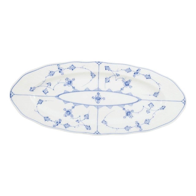 Large Early 20th Century Blue Fluted Plain Porcelain Fish Platter from Royal Copenhagen For Sale