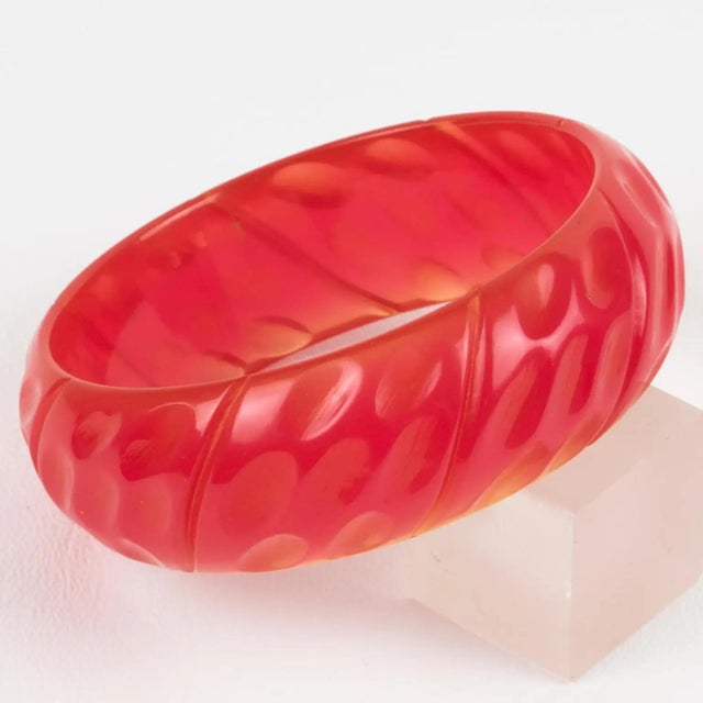 Art Deco Pink Bakelite Bracelet Bangle with Geometric Carving For Sale - Image 3 of 5