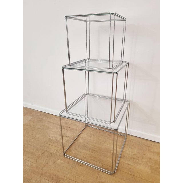 Set of 3 square Isosceles nesting tables, in chrome steel wire and transparent glass tops Design Max Sauze, France, circa...
