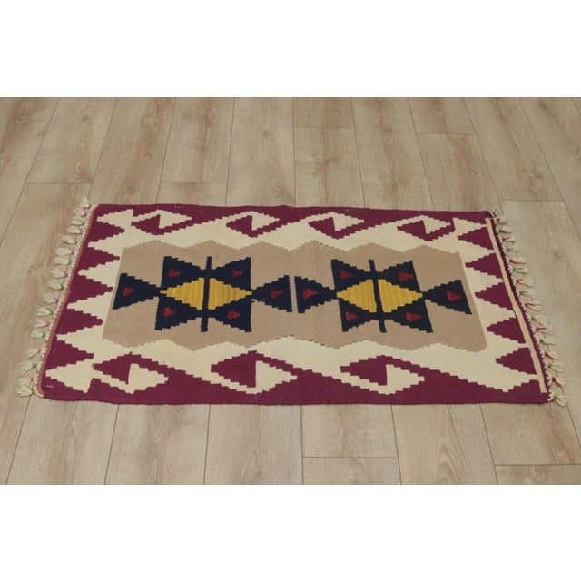 Rustic 1970s Southwestern Geometric Style Natural Turkish Oushak Kilim Rug For Sale - Image 3 of 13