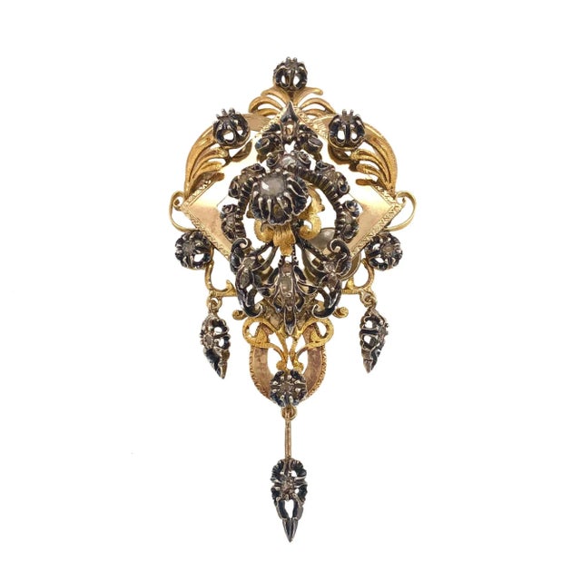 This is part of Chairish’s Fine Jewelry assortment. A fine 18K yellow gold Victorian brooch with portions topped with...