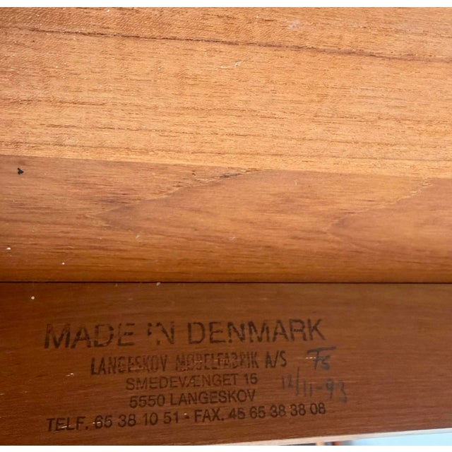 Brown Vintage Danish Round Teak Extendable Dining Table by Langeskov Møbelfabrik, 1970s For Sale - Image 8 of 9