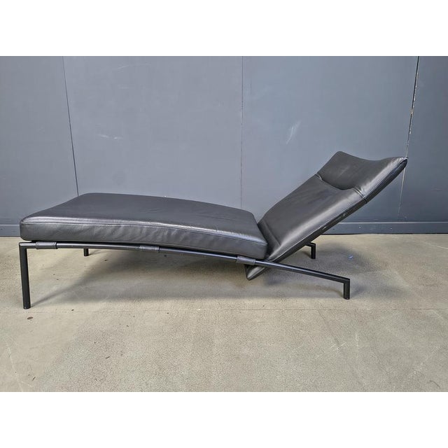 1990s Vintage Black Leather Chaise Longue attributed to Peter Mally for Cor, 1990s For Sale - Image 5 of 13