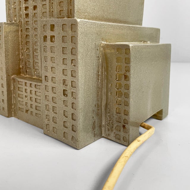 Italian Modern Skyscraper-Shaped Table Lamp by Lisola Che Non Cè, 1980s For Sale - Image 12 of 18