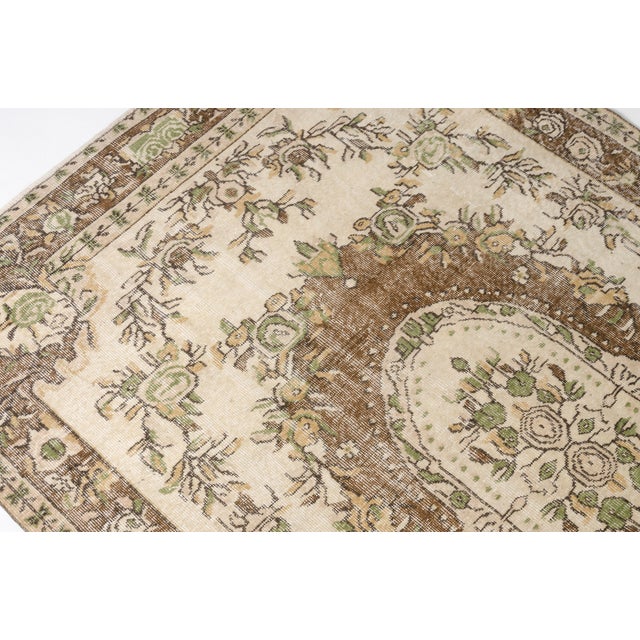 1950s Home Living Oushak Bohemian Rug For Sale - Image 9 of 10