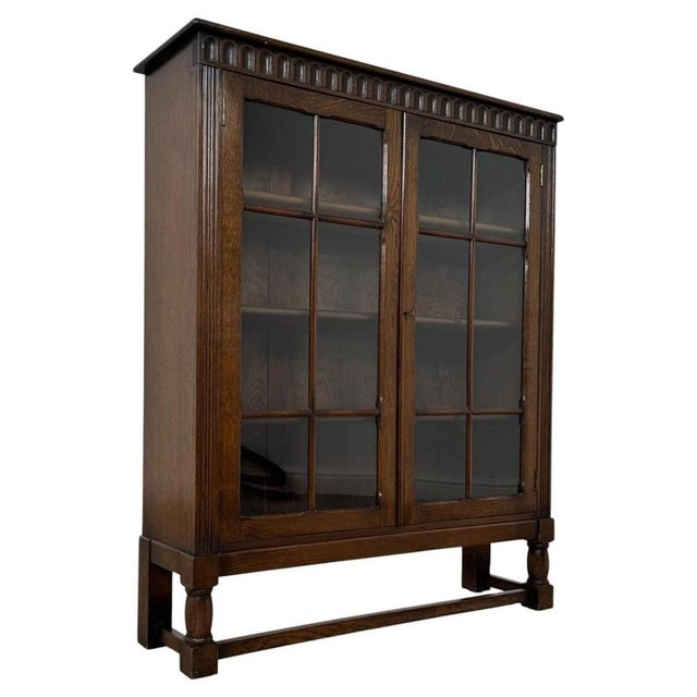 Early 20th Century English Oak Display Cabinet For Sale - Image 3 of 12