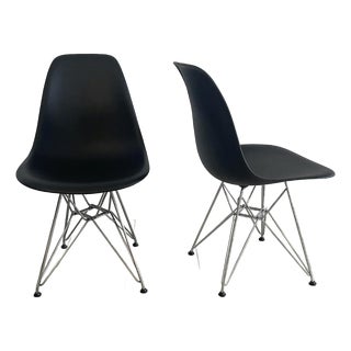 Herman Miller Eames DSR Black Plastic Dining Chairs Chrome Eiffel Bases Set of 2 For Sale