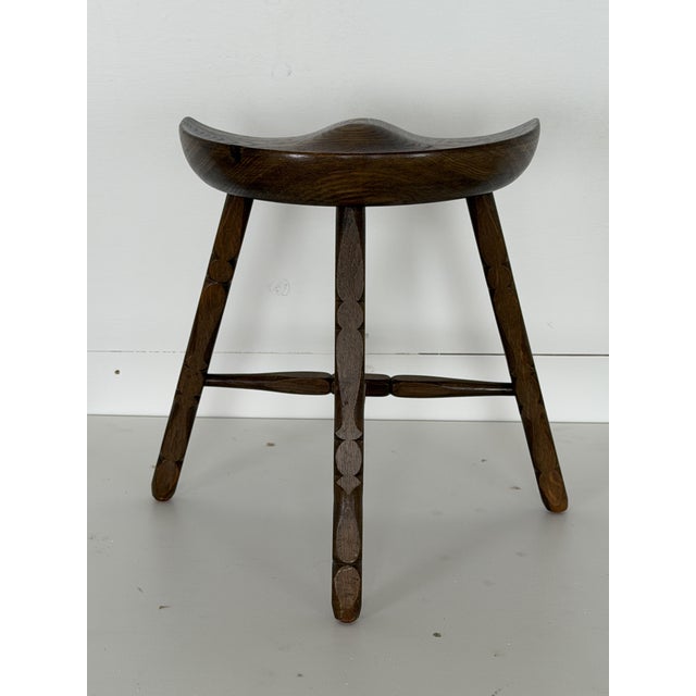 Danish Oak Tripod Stool with Sculpted Saddle Seat, 1960s For Sale - Image 4 of 7