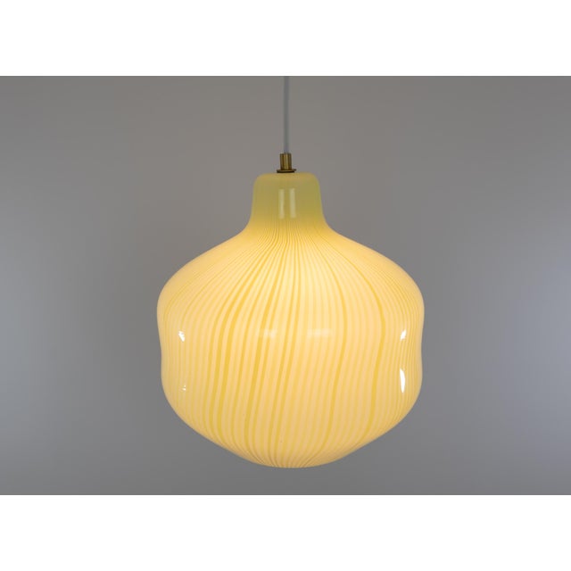 Mid-Century Modern Hand-Blown Murano Glass Pendant by Massimo Vignelli for Venini, 1950s For Sale - Image 3 of 9