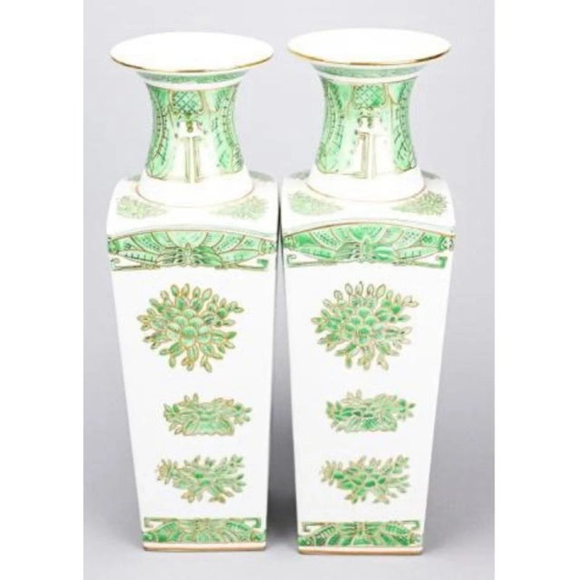 Late 20th Century Japanese Imari Green Vases- a Pair For Sale - Image 9 of 9