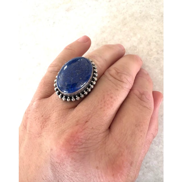 Mid-Century Modern Vintage Blue Lapis and Sterling Silver Ring, Size 10.25 For Sale - Image 3 of 8