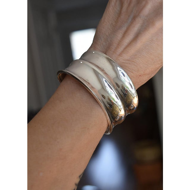 Silver Vintage Mod Style Wide Sterling Silver Cuff Bracelet For Sale - Image 8 of 17
