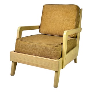 Mid-Century Modern Ficks Reed Blonde Hardwood Lounge Chair With Ochre Textured Upholstery For Sale