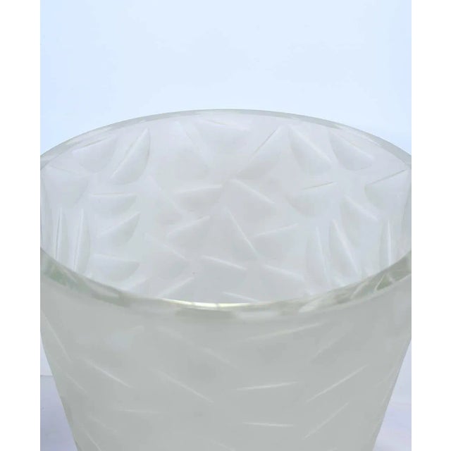 Vintage Murano glass ice bucket with geometric relief design all around by Salviati. Made in Italy for the "Staccato"...