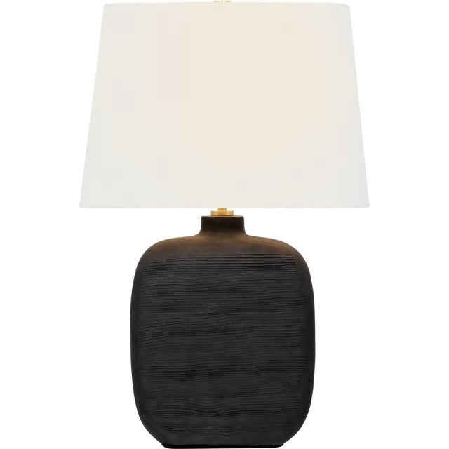 Chapman & Myers by Visual Comfort Signature Pemba Medium Combed Table Lamp in Chimney Black with Linen Shade For Sale