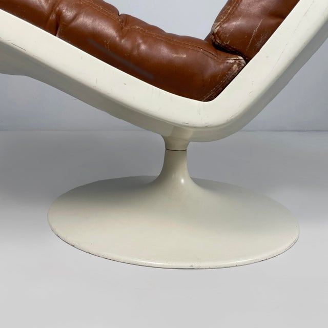 Space Age Italian Brown Leather and White Plastic Armchair by Play, 1970s For Sale - Image 16 of 18