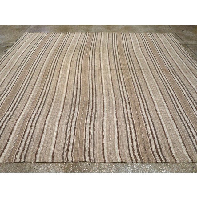 Galerie Shabab Collection Mid-20th Century Turkish Flatweave Kilim Carpet For Sale - Image 4 of 8