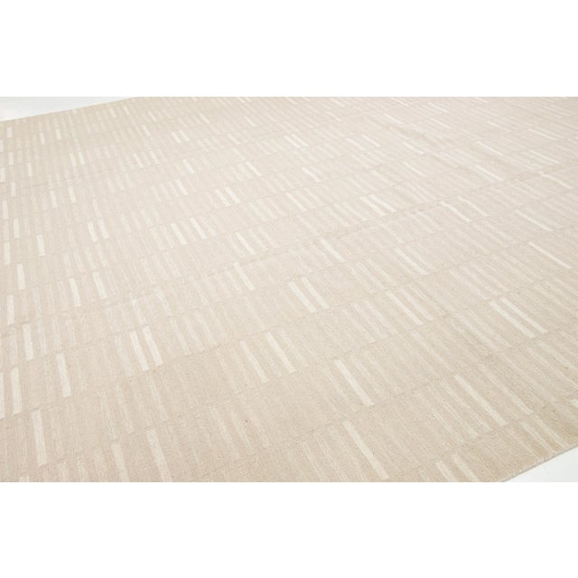 2010s Modern Kilim Flatweave Wool Rug in Beige With Geometric Pattern For Sale - Image 5 of 9
