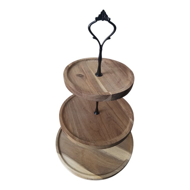 Oungy 3-Tier Acacia Wood Charcuterie Board: Rotating Tiered Pedestal & Rustic Wedding Dessert Tower / Battery-Operated Tealight Chandelier For Sale