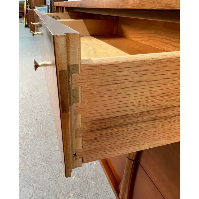 Mid-Century Modern Walnut Credenza by Leo Jiranek for Bassett Furniture For Sale - Image 11 of 18