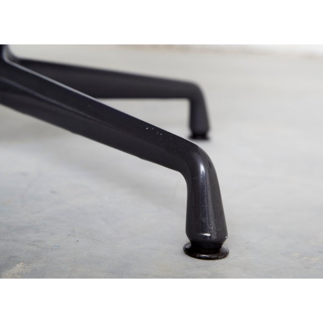 1980s EA124 Chair and EA125 Ottoman by Charles & Ray Eames for Vitra/Herman Miller, 1980s, Set of 2 For Sale - Image 5 of 18