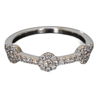 14k White Gold & Diamond Floral Engagement Ring - Size 6.5 For Sale