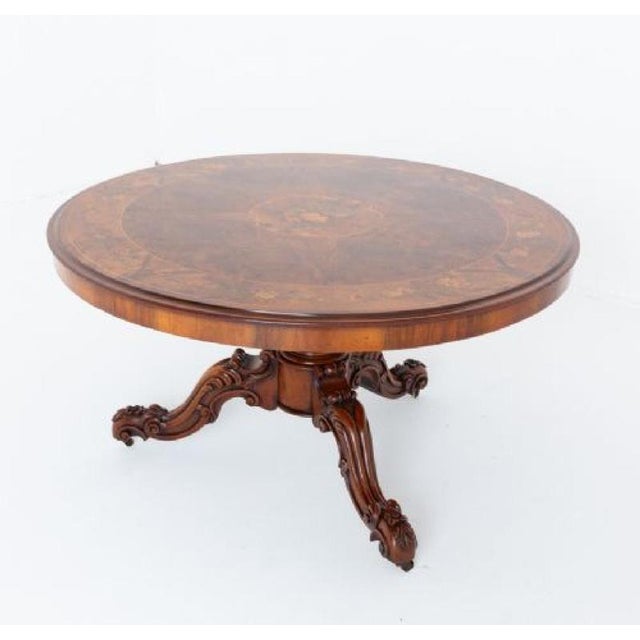 Victorian Centre Table in Walnut, 1860 For Sale - Image 3 of 7