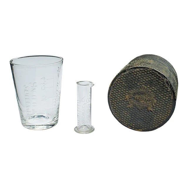 1900s Antique Victorian English Glass Pharmacist's Medicine Cup For Sale