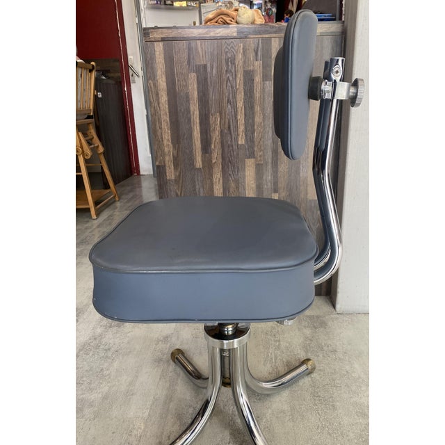 Vintage Swivel Office Chair in Grey Chrome Faux Leather in the style of Roneo, 1950s For Sale - Image 10 of 18