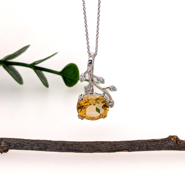 3.2ct Leafy Design Citrine Pendant With Natural Diamond Accents: Solid 14k Gold For Sale - Image 4 of 8