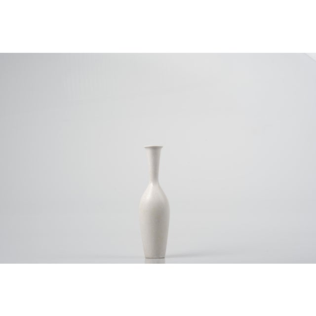 White Arx Vase in White Eggshell Glazed Ceramic by Gunnar Nylund for Rörstrand, 1950s For Sale - Image 8 of 9