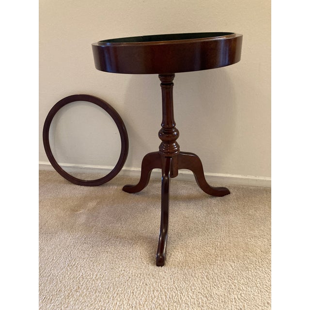 Early 20th Century 1930’s Mahogany Pedestal Felt Lined Lift Top Showcase Side Table by the Bombay Company For Sale - Image 5 of 11