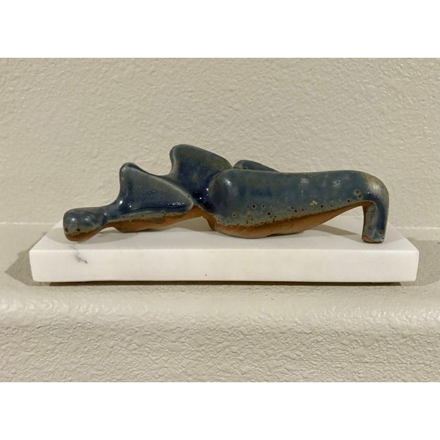 Abstract 1990s Vintage Abstract Reclining Female Sculpture in the Manner of Henry Moore For Sale - Image 3 of 9