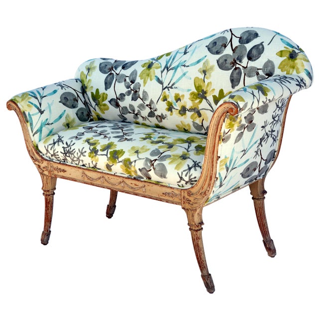 Art Deco Early 20th Century Deco Petite Mahogany Chaise in Printed Linen For Sale - Image 3 of 12