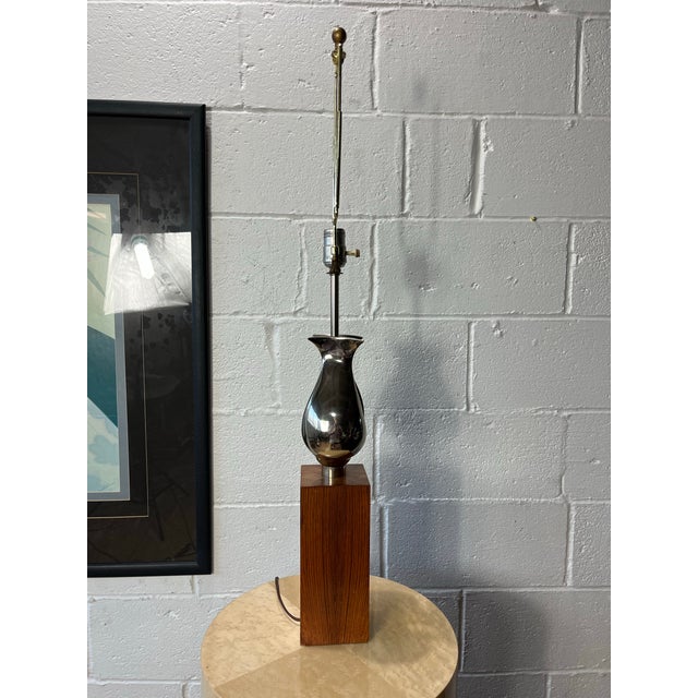 1960s Mid-Century Modern Sculptural Chrome and Walnut Table Lamp, 1970s For Sale - Image 5 of 9
