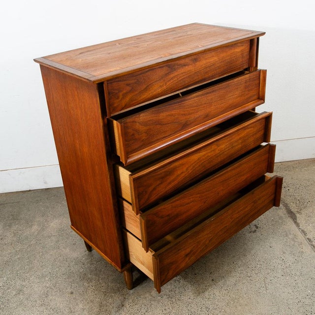 1960s 1960s Mid Century Modern Highboy Dresser 5 Drawer Walnut American Vintage MCM Tall For Sale - Image 5 of 12