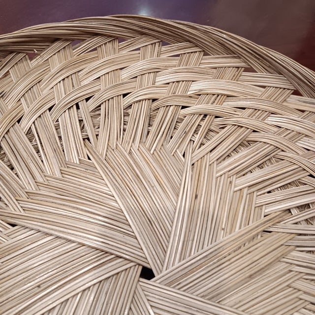 Late 20th Century Vintage Hand Woven French Wicker Bread, Fruit, and Vegetable Serving Tray For Sale - Image 5 of 12