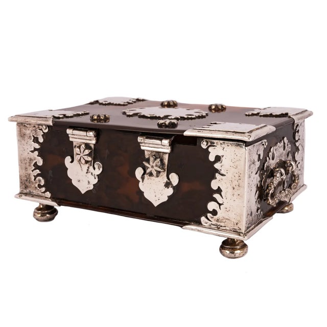 Traditional Antique 18th Century Dutch Colonial Voc Batavian Silver Casket for Betelnut 1750 For Sale - Image 3 of 11