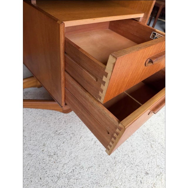 Mid-Century Modern Teak Dressing Table by Val Rossi for Beithcraft For Sale - Image 15 of 18