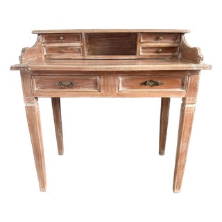 1990s Distressed Mahogany Wood Ladies Writing Desk - Excellent Condition For Sale
