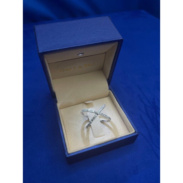 Brilliant Cut White Diamond X Criss Cross Pave Cocktail Fashion Open Bypass 14 K, Size 8 For Sale In Washington DC - Image 6 of 9