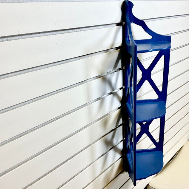 1960s Vintage Americana Boho Chic Folk Art 3-Tier Wall Mounted Corner Shelf. For Sale - Image 10 of 13