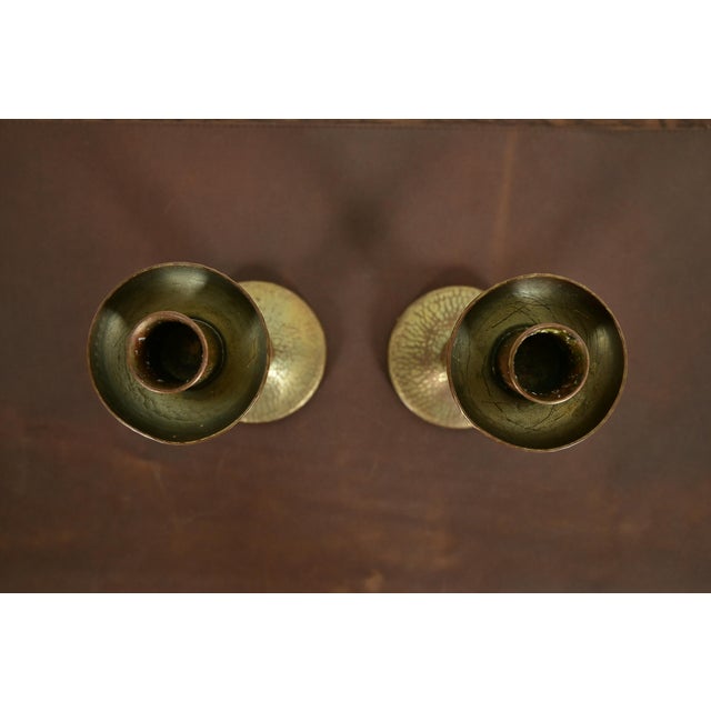Early 20th Century Roycroft Arts & Crafts Brass Finished Hammered Copper Candlesticks, Pair For Sale - Image 5 of 9