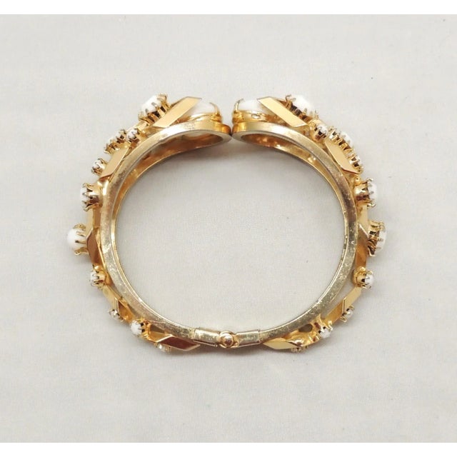 Vintage 1960s Signed Castlecliff White Rhinestone Clamper Bracelet For Sale In Philadelphia - Image 6 of 9