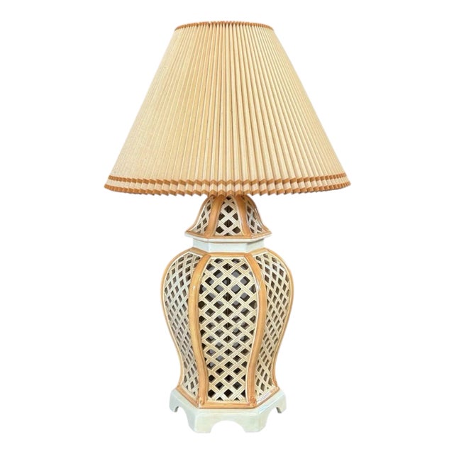 1970s Italian Chinoiserie Reticulated Table Lamp With Original Shade For Sale