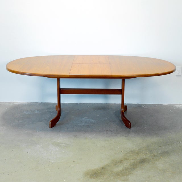 Wood G-Plan "Fresco" Teak Oval Pedestal Base Dining Table With Butterfly Leaf For Sale - Image 7 of 15
