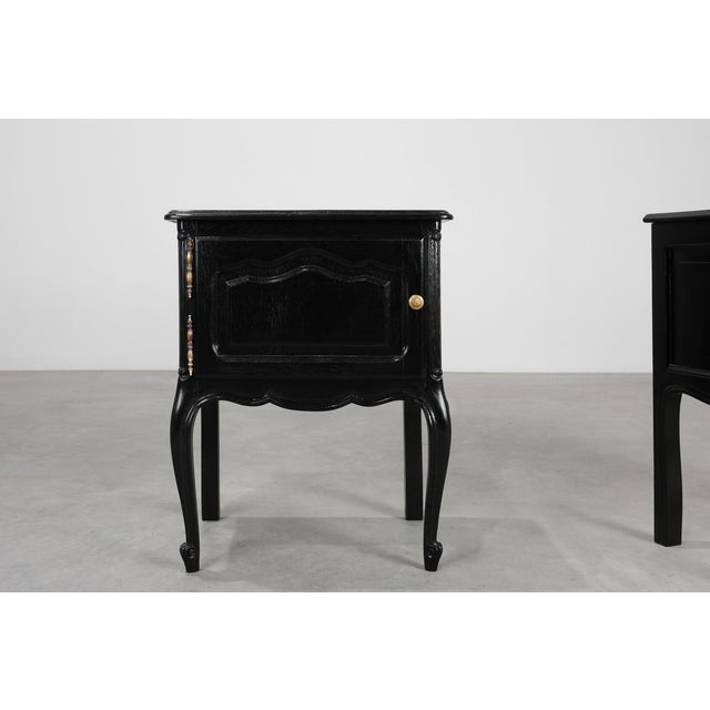 France / 1950 / set of Nightstands / wood / Louis XV style This elegant set of nightstands, crafted in France around 1950,...