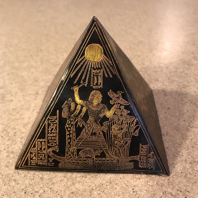 Pyramid of giza function image