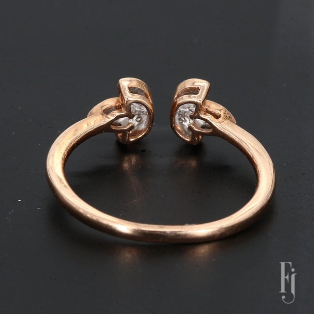 Contemporary 10k Rose Gold Bypass Ring With Round Diamond Accents - Size 6.5 For Sale - Image 3 of 4