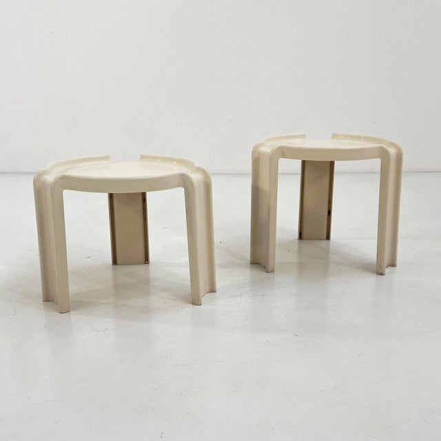 White Side Tables by Giotto Stoppino for Kartell, 1970s, Set of 2 For Sale - Image 6 of 10